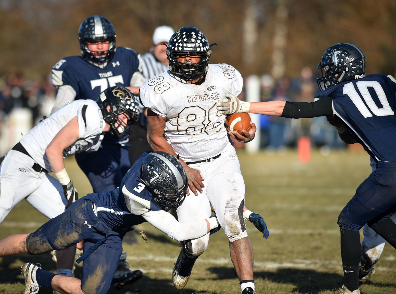 112319-mda-spt-aw-football-021a.jpg